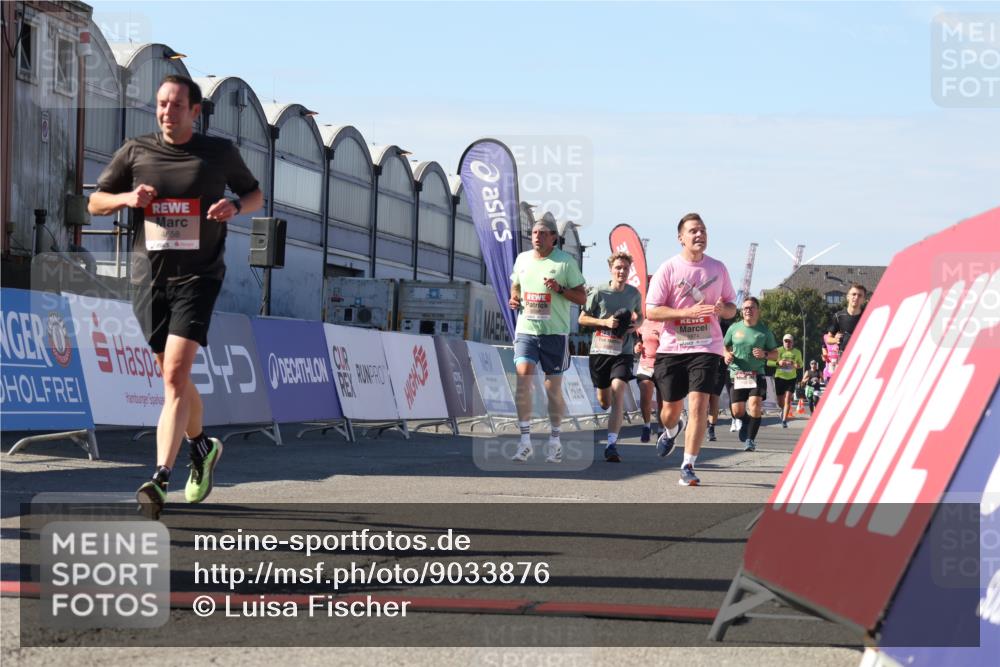 03.10.2025 - Köhlbrandbrückenlauf Luisa Fischer http://msf.ph/oto/9033876 03.10.2025 13:12:36 Ziel 4048, 4189, 4609, 4638, 4700, 4745, 4858, 4864, 4873, 4973, 5874, 6466, 6588 meine-sportfotos.de