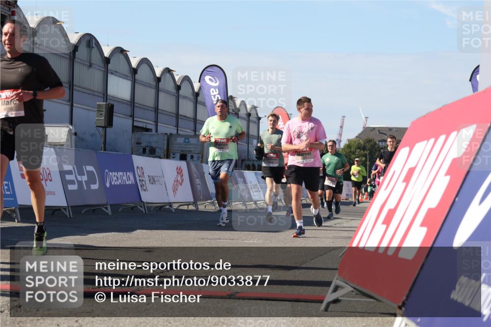 03.10.2025 - Köhlbrandbrückenlauf Luisa Fischer http://msf.ph/oto/9033877 03.10.2025 13:12:36 Ziel 4048, 4189, 4609, 4638, 4700, 4745, 4858, 4864, 4873, 4973, 5874, 6466, 6588 meine-sportfotos.de