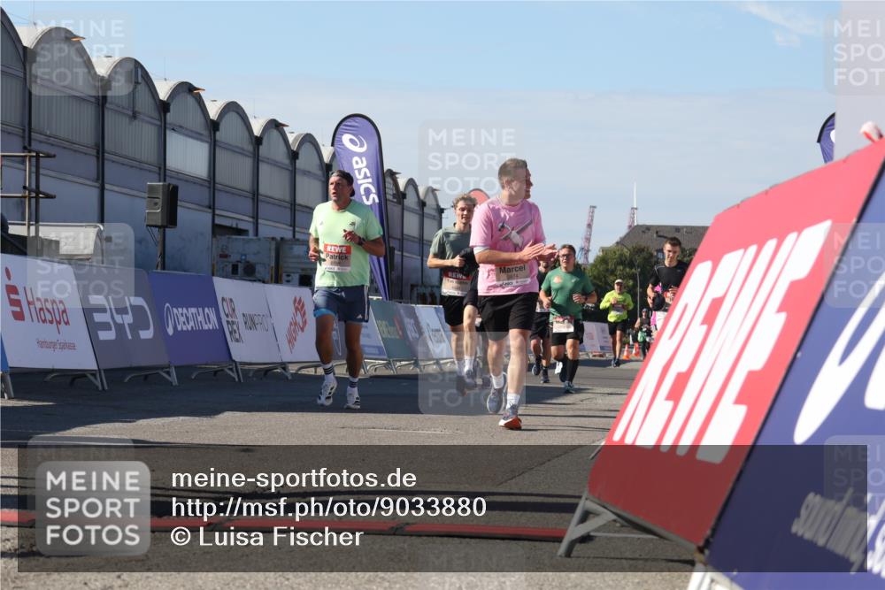 03.10.2025 - Köhlbrandbrückenlauf Luisa Fischer http://msf.ph/oto/9033880 03.10.2025 13:12:36 Ziel 4048, 4189, 4609, 4638, 4700, 4745, 4858, 4864, 4873, 4973, 5874, 6466, 6588 meine-sportfotos.de