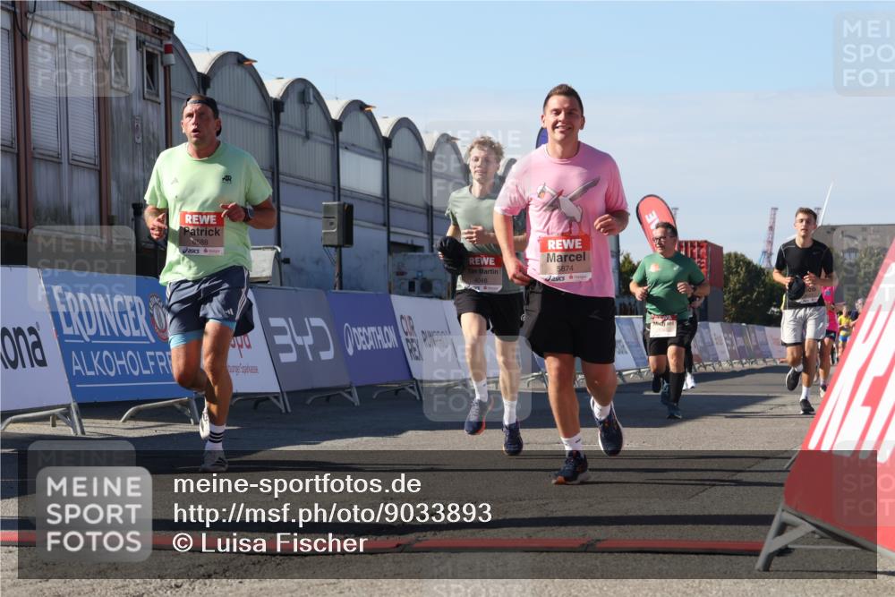 03.10.2025 - Köhlbrandbrückenlauf Luisa Fischer http://msf.ph/oto/9033893 03.10.2025 13:12:38 Ziel 4048, 4189, 4391, 4392, 4527, 4609, 4638, 4700, 4858, 4864, 4873, 4973, 5874, 6466, 6588 meine-sportfotos.de