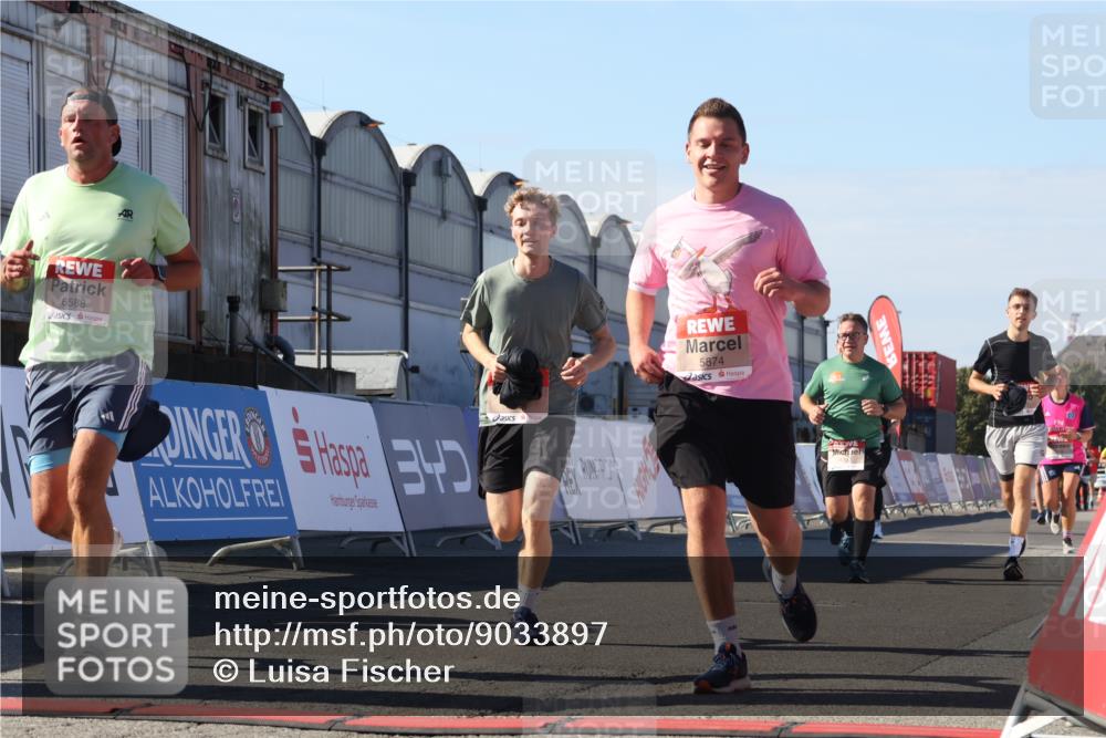 03.10.2025 - Köhlbrandbrückenlauf Luisa Fischer http://msf.ph/oto/9033897 03.10.2025 13:12:39 Ziel 4048, 4189, 4391, 4392, 4527, 4609, 4638, 4700, 4855, 4858, 4864, 4873, 4973, 4975, 5874, 6466, 6588 meine-sportfotos.de