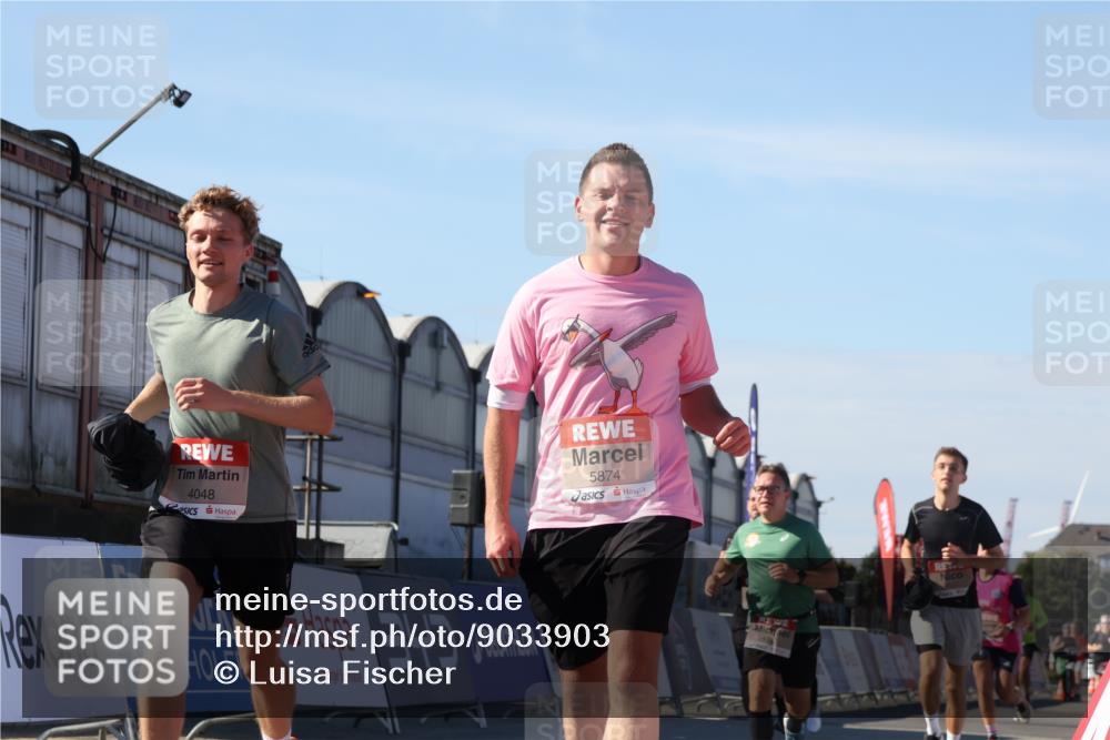 03.10.2025 - Köhlbrandbrückenlauf Luisa Fischer http://msf.ph/oto/9033903 03.10.2025 13:12:40 Ziel 4048, 4391, 4392, 4527, 4609, 4700, 4855, 4858, 4864, 4873, 4973, 4975, 5874, 5916, 6466, 6588 meine-sportfotos.de