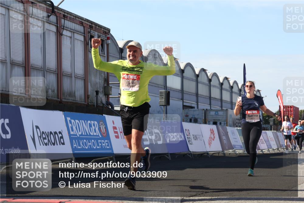 03.10.2025 - Köhlbrandbrückenlauf Luisa Fischer http://msf.ph/oto/9033909 03.10.2025 13:12:49 Ziel 4048, 4391, 4392, 4527, 4671, 4855, 4965, 4975, 5874, 5916, 6497, 6588, 6791 meine-sportfotos.de