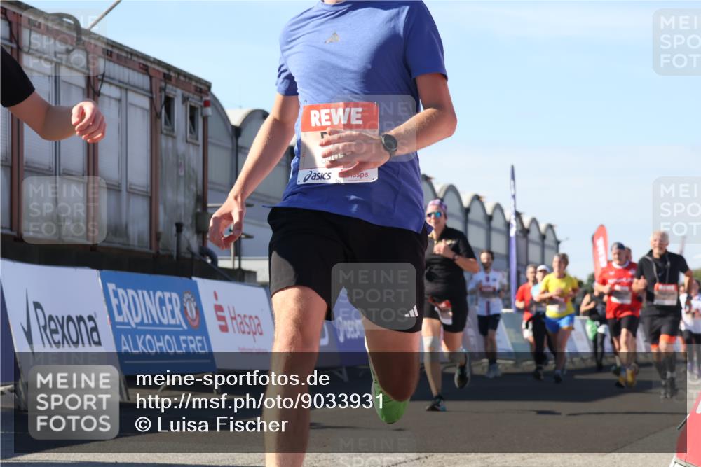 03.10.2025 - Köhlbrandbrückenlauf Luisa Fischer http://msf.ph/oto/9033931 03.10.2025 13:12:53 Ziel 4391, 4392, 4446, 4487, 4527, 4671, 4855, 4965, 4975, 5673, 5674, 5916, 6497, 6530, 6791 meine-sportfotos.de