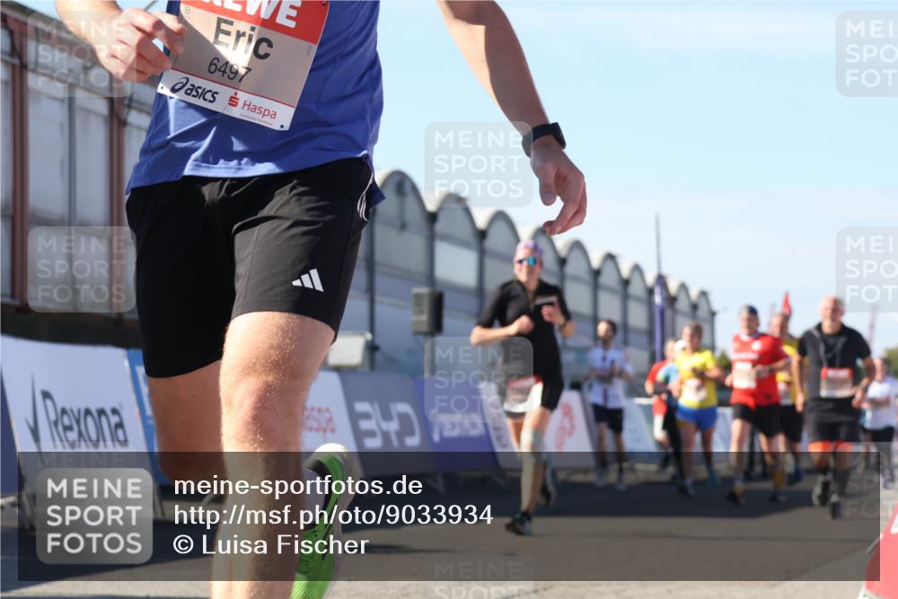 03.10.2025 - Köhlbrandbrückenlauf Luisa Fischer http://msf.ph/oto/9033934 03.10.2025 13:12:54 Ziel 4446, 4487, 4527, 4559, 4628, 4671, 4855, 4965, 4975, 5381, 5673, 5674, 5916, 6497, 6530, 6791 meine-sportfotos.de