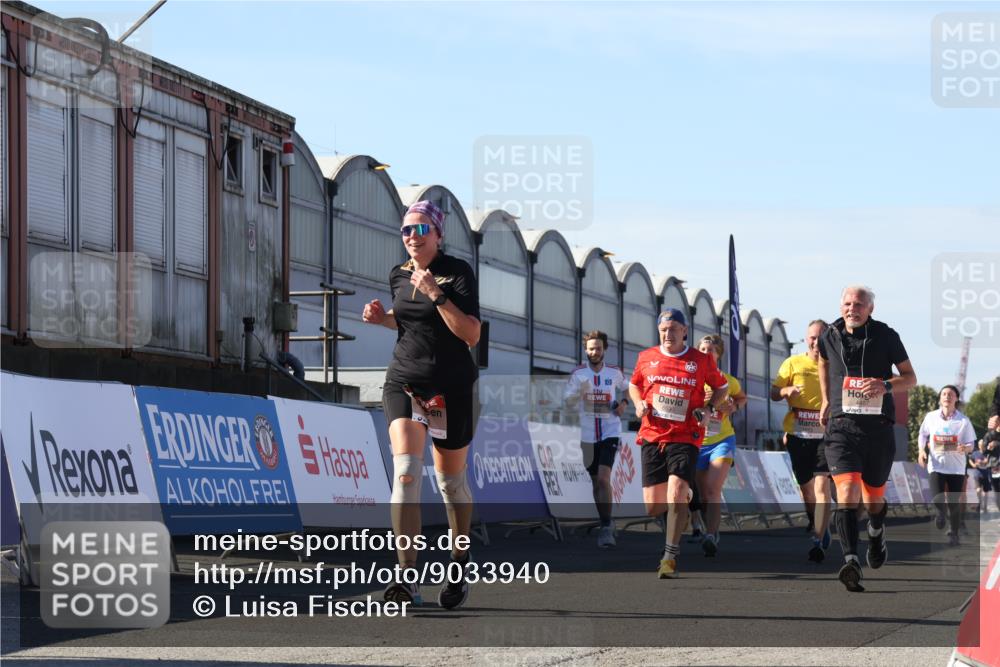 03.10.2025 - Köhlbrandbrückenlauf Luisa Fischer http://msf.ph/oto/9033940 03.10.2025 13:12:55 Ziel 4446, 4487, 4559, 4628, 4671, 4855, 4965, 4975, 5051, 5381, 5673, 5674, 5916, 6303, 6496, 6497, 6530, 6791 meine-sportfotos.de