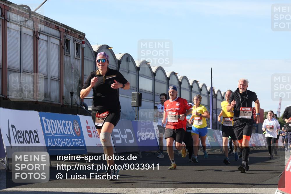 03.10.2025 - Köhlbrandbrückenlauf Luisa Fischer http://msf.ph/oto/9033941 03.10.2025 13:12:55 Ziel 4446, 4487, 4559, 4628, 4671, 4855, 4965, 4975, 5051, 5381, 5673, 5674, 5916, 6303, 6496, 6497, 6530, 6791 meine-sportfotos.de