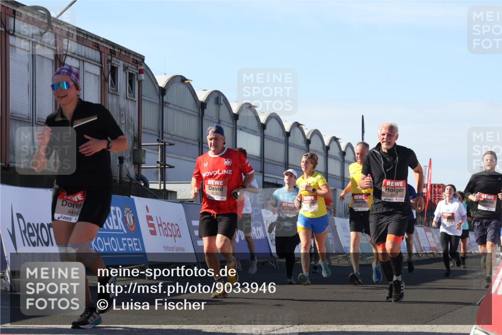 03.10.2025 - Köhlbrandbrückenlauf Luisa Fischer http://msf.ph/oto/9033946 03.10.2025 13:12:56 Ziel 4446, 4487, 4559, 4628, 4671, 4965, 5051, 5381, 5673, 5674, 5916, 6303, 6496, 6497, 6530, 6791 meine-sportfotos.de