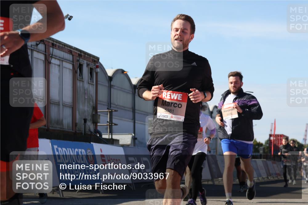 03.10.2025 - Köhlbrandbrückenlauf Luisa Fischer http://msf.ph/oto/9033967 03.10.2025 13:12:59 Ziel 4446, 4487, 4528, 4559, 4628, 4671, 4748, 4965, 5051, 5381, 5673, 5674, 6303, 6496, 6497, 6530, 6791 meine-sportfotos.de