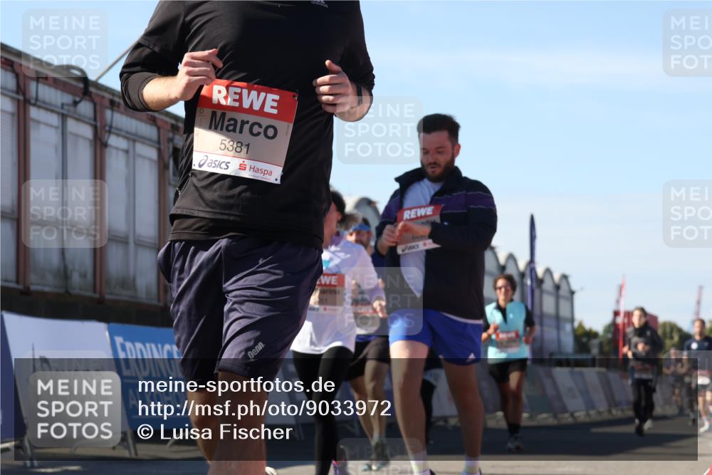 03.10.2025 - Köhlbrandbrückenlauf Luisa Fischer http://msf.ph/oto/9033972 03.10.2025 13:13:00 Ziel 4446, 4487, 4528, 4559, 4628, 4671, 4748, 4965, 5051, 5381, 5673, 5674, 6303, 6496, 6497, 6530, 6705, 6791 meine-sportfotos.de