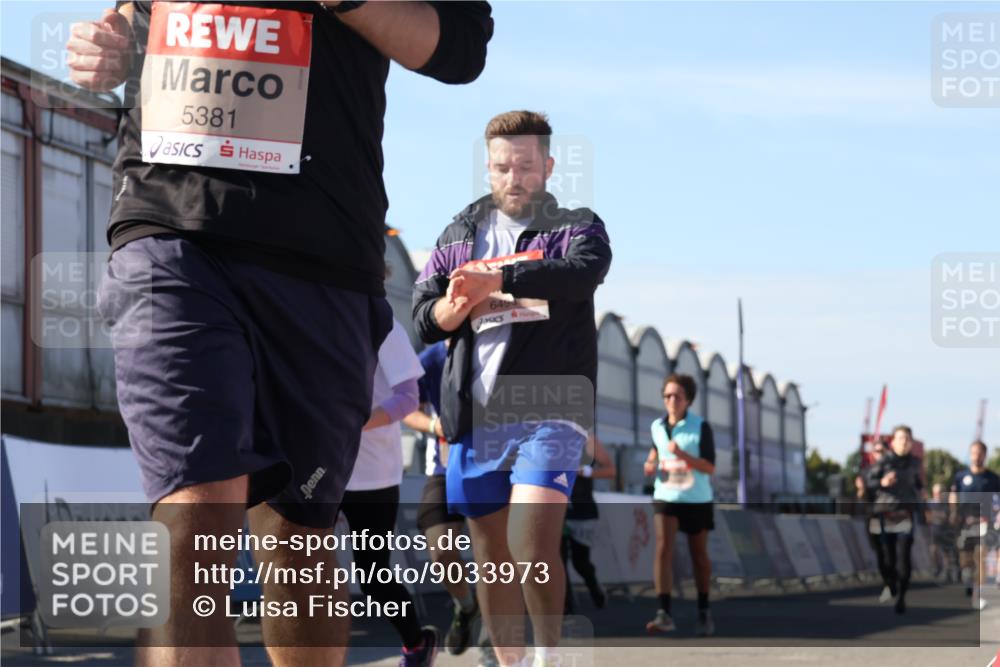 03.10.2025 - Köhlbrandbrückenlauf Luisa Fischer http://msf.ph/oto/9033973 03.10.2025 13:13:00 Ziel 4446, 4487, 4528, 4559, 4628, 4671, 4748, 4965, 5051, 5381, 5673, 5674, 6303, 6496, 6497, 6530, 6705, 6791 meine-sportfotos.de
