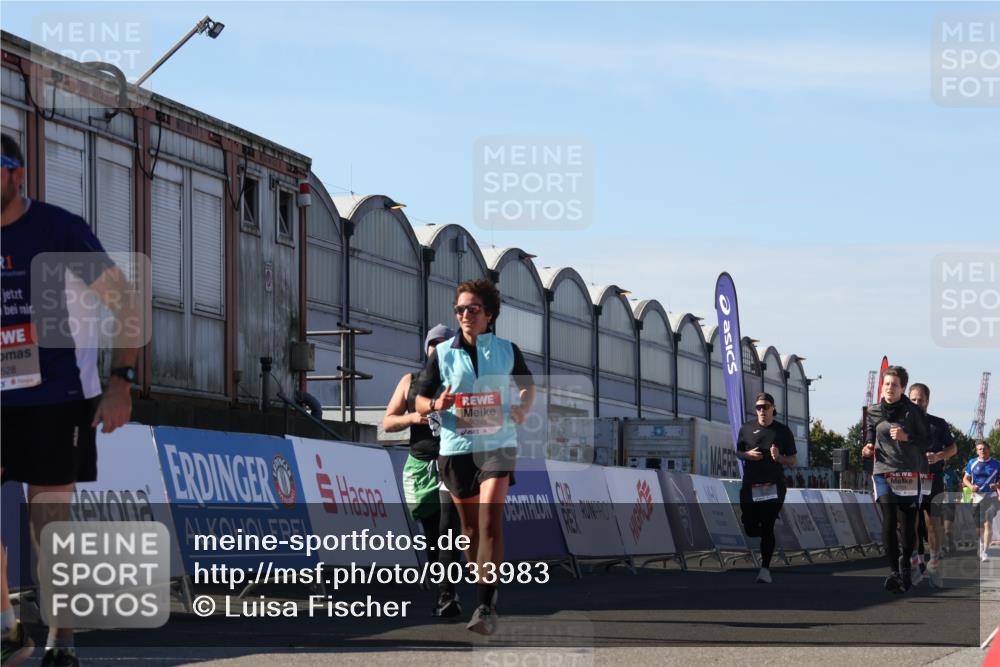 03.10.2025 - Köhlbrandbrückenlauf Luisa Fischer http://msf.ph/oto/9033983 03.10.2025 13:13:02 Ziel 4446, 4487, 4528, 4559, 4628, 4671, 4748, 4965, 5051, 5381, 5673, 5674, 6303, 6393, 6496, 6497, 6530, 6705, 6742, 6755 meine-sportfotos.de