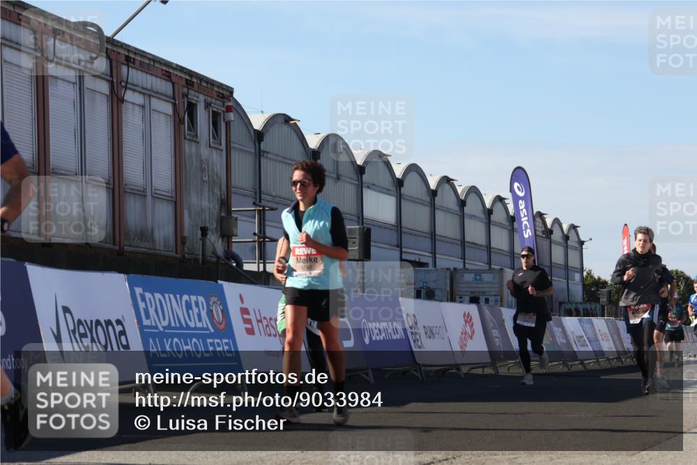 03.10.2025 - Köhlbrandbrückenlauf Luisa Fischer http://msf.ph/oto/9033984 03.10.2025 13:13:02 Ziel 4446, 4487, 4528, 4559, 4628, 4671, 4748, 4965, 5051, 5381, 5673, 5674, 6303, 6393, 6496, 6497, 6530, 6705, 6742, 6755 meine-sportfotos.de