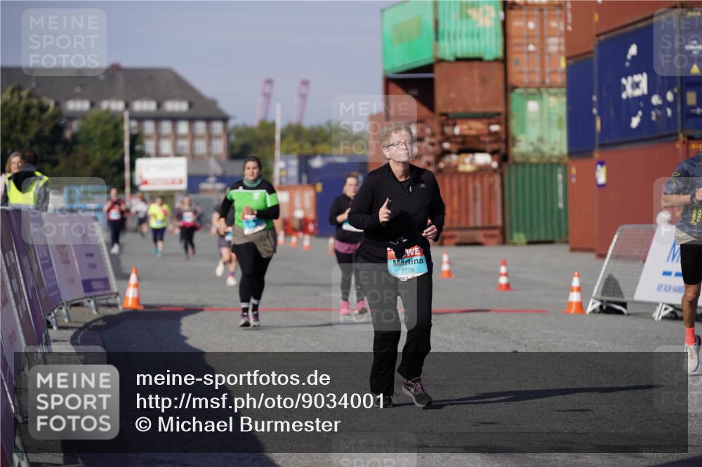 03.10.2025 - Köhlbrandbrückenlauf Michael Burmester http://msf.ph/oto/9034001 03.10.2025 10:42:44 Ziel 2226, 3131, 3283, 3623 meine-sportfotos.de