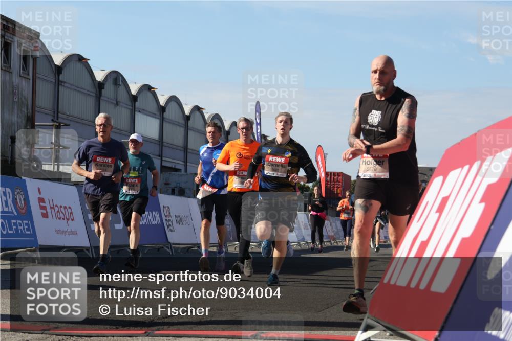 03.10.2025 - Köhlbrandbrückenlauf Luisa Fischer http://msf.ph/oto/9034004 03.10.2025 13:13:11 Ziel 4191, 4193, 4373, 4463, 4513, 4528, 4748, 5025, 5051, 5204, 5678, 5852, 6303, 6393, 6496, 6705, 6725, 6742, 6755, 6818 meine-sportfotos.de
