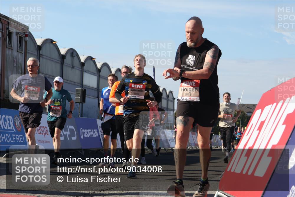 03.10.2025 - Köhlbrandbrückenlauf Luisa Fischer http://msf.ph/oto/9034008 03.10.2025 13:13:12 Ziel 4191, 4193, 4223, 4373, 4463, 4513, 4528, 4748, 5025, 5204, 5678, 5852, 6393, 6705, 6725, 6742, 6755, 6818 meine-sportfotos.de