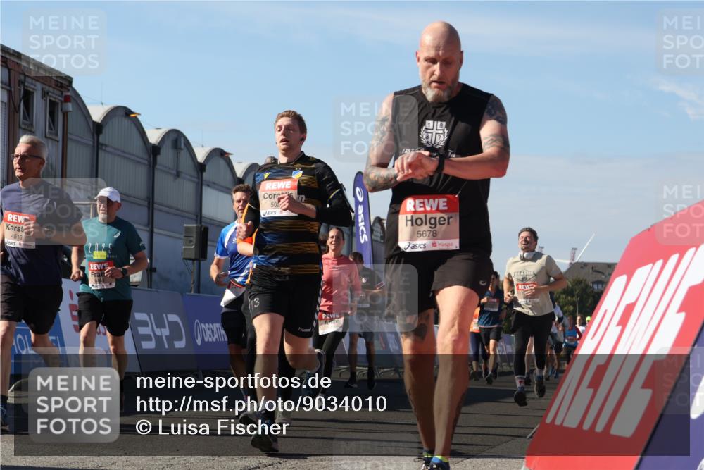 03.10.2025 - Köhlbrandbrückenlauf Luisa Fischer http://msf.ph/oto/9034010 03.10.2025 13:13:12 Ziel 4191, 4193, 4223, 4373, 4463, 4513, 4528, 4748, 5025, 5204, 5678, 5852, 6393, 6705, 6725, 6742, 6755, 6818 meine-sportfotos.de