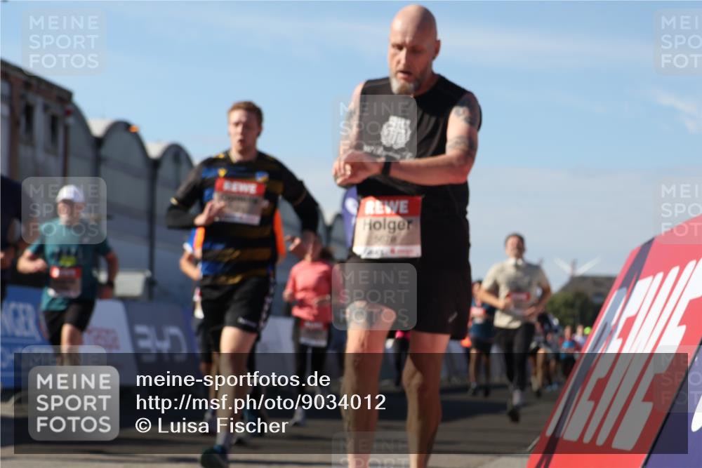 03.10.2025 - Köhlbrandbrückenlauf Luisa Fischer http://msf.ph/oto/9034012 03.10.2025 13:13:12 Ziel 4191, 4193, 4223, 4373, 4463, 4513, 4528, 4748, 5025, 5204, 5678, 5852, 6393, 6705, 6725, 6742, 6755, 6818 meine-sportfotos.de