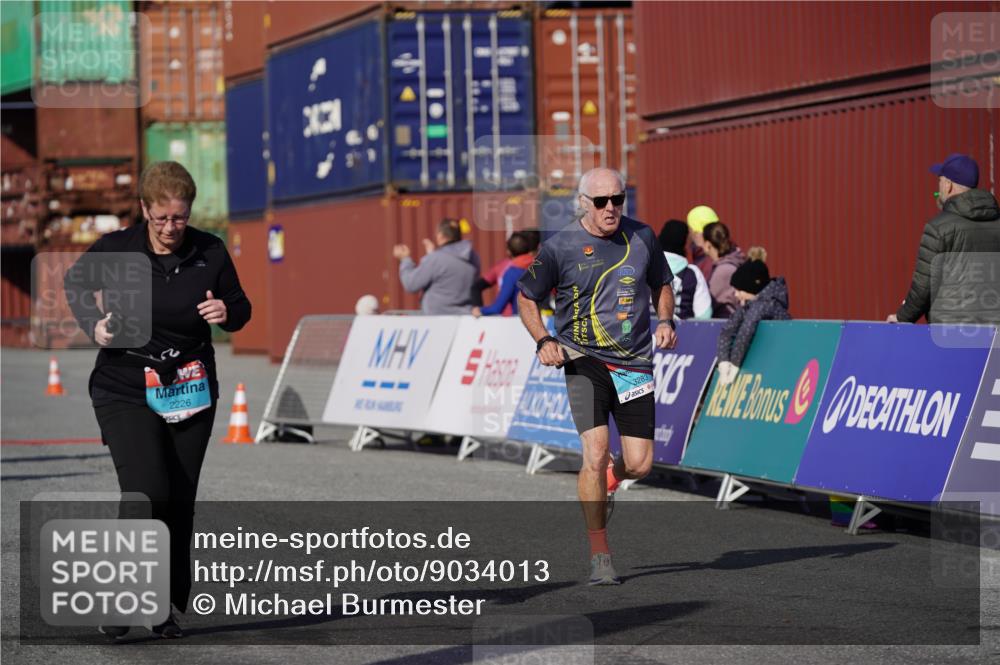 03.10.2025 - Köhlbrandbrückenlauf Michael Burmester http://msf.ph/oto/9034013 03.10.2025 10:42:45 Ziel 2226, 3131, 3283, 3623 meine-sportfotos.de