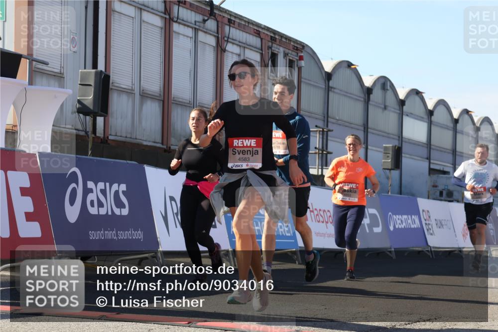 03.10.2025 - Köhlbrandbrückenlauf Luisa Fischer http://msf.ph/oto/9034016 03.10.2025 13:13:18 Ziel 4191, 4193, 4223, 4373, 4463, 4513, 4583, 4853, 5025, 5034, 5204, 5261, 5358, 5678, 5852, 6393, 6725, 6755, 6788, 6789, 6818 meine-sportfotos.de