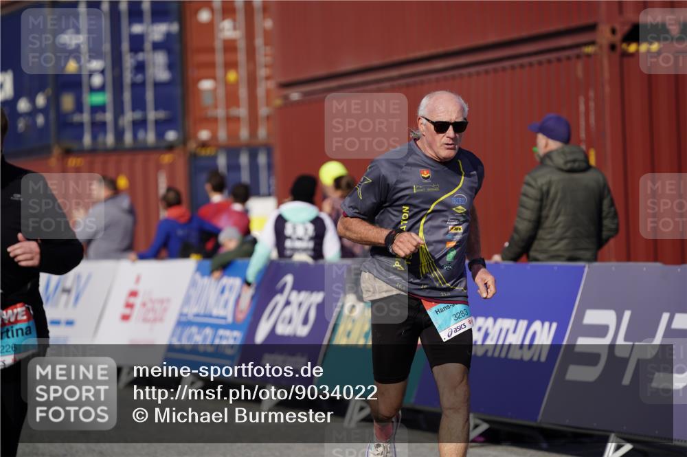 03.10.2025 - Köhlbrandbrückenlauf Michael Burmester http://msf.ph/oto/9034022 03.10.2025 10:42:46 Ziel 2226, 3131, 3283, 3623 meine-sportfotos.de