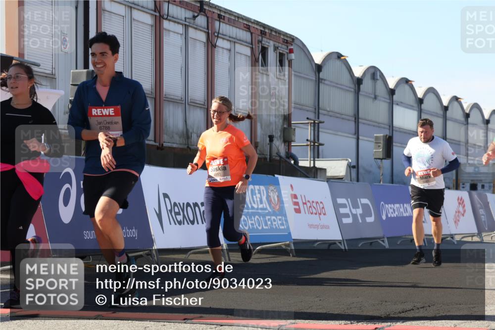 03.10.2025 - Köhlbrandbrückenlauf Luisa Fischer http://msf.ph/oto/9034023 03.10.2025 13:13:19 Ziel 4191, 4193, 4223, 4373, 4383, 4463, 4513, 4583, 4853, 5025, 5034, 5204, 5261, 5358, 5678, 5852, 6725, 6788, 6789, 6818 meine-sportfotos.de