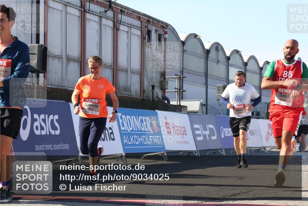 03.10.2025 - Köhlbrandbrückenlauf Luisa Fischer http://msf.ph/oto/9034025 03.10.2025 13:13:20 Ziel 4191, 4193, 4223, 4373, 4383, 4463, 4513, 4583, 4853, 5025, 5034, 5204, 5261, 5358, 5678, 5852, 6725, 6788, 6789, 6818 meine-sportfotos.de