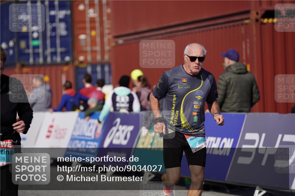 03.10.2025 - Köhlbrandbrückenlauf Michael Burmester http://msf.ph/oto/9034027 03.10.2025 10:42:46 Ziel 2226, 3131, 3283, 3623 meine-sportfotos.de