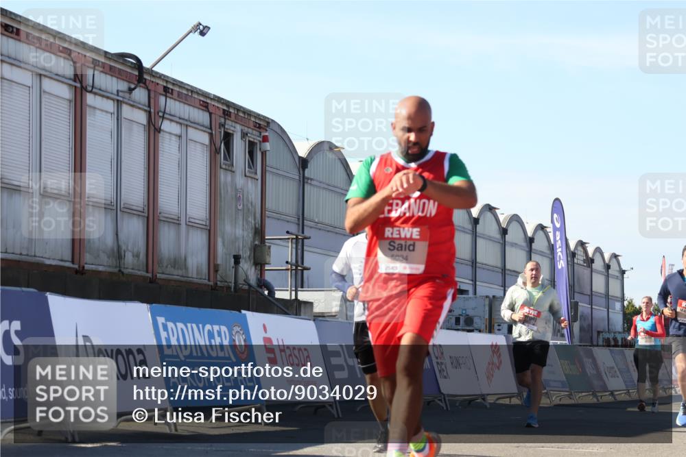 03.10.2025 - Köhlbrandbrückenlauf Luisa Fischer http://msf.ph/oto/9034029 03.10.2025 13:13:20 Ziel 4191, 4193, 4223, 4373, 4383, 4463, 4513, 4583, 4853, 5025, 5034, 5204, 5261, 5358, 5678, 5852, 6725, 6788, 6789, 6818 meine-sportfotos.de