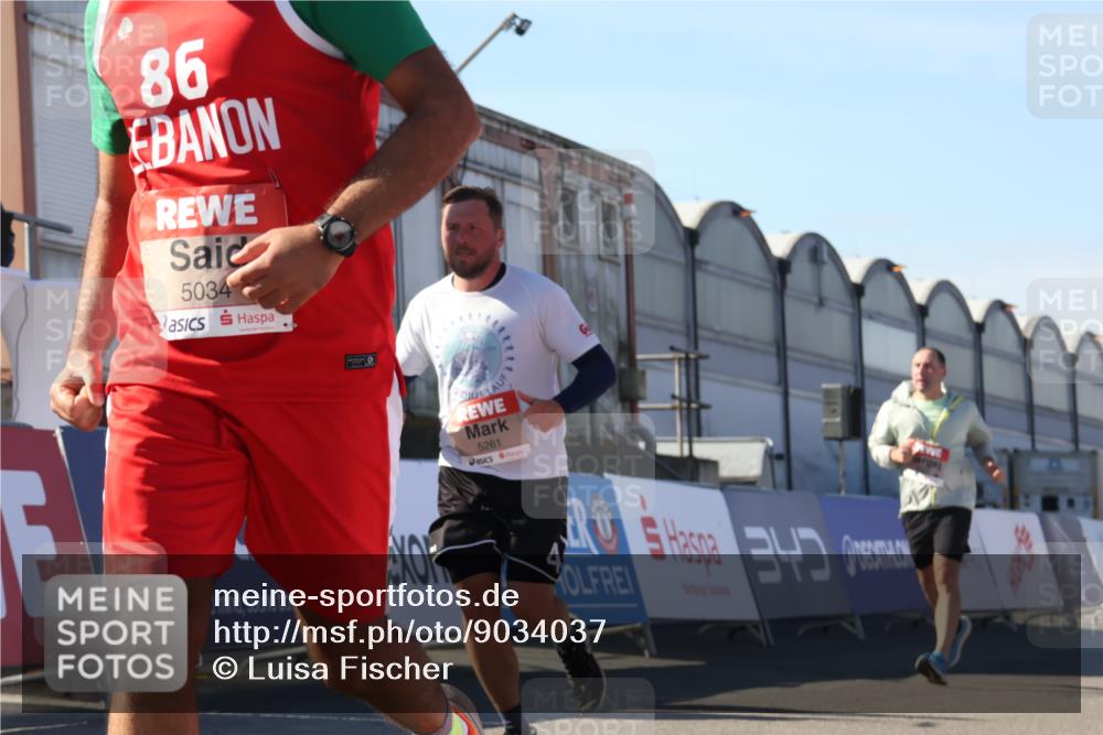 03.10.2025 - Köhlbrandbrückenlauf Luisa Fischer http://msf.ph/oto/9034037 03.10.2025 13:13:22 Ziel 4191, 4223, 4324, 4373, 4383, 4448, 4463, 4513, 4583, 4853, 5025, 5034, 5204, 5261, 5358, 5678, 5852, 6788, 6789, 6818 meine-sportfotos.de