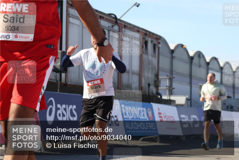 03.10.2025 - Köhlbrandbrückenlauf Luisa Fischer http://msf.ph/oto/9034040 03.10.2025 13:13:22 Ziel 4191, 4223, 4324, 4373, 4383, 4448, 4463, 4513, 4583, 4853, 5025, 5034, 5204, 5261, 5358, 5678, 5852, 6788, 6789, 6818 meine-sportfotos.de