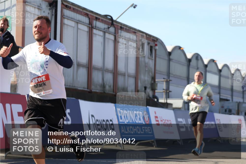 03.10.2025 - Köhlbrandbrückenlauf Luisa Fischer http://msf.ph/oto/9034042 03.10.2025 13:13:22 Ziel 4191, 4223, 4324, 4373, 4383, 4448, 4463, 4513, 4583, 4853, 5025, 5034, 5204, 5261, 5358, 5678, 5852, 6788, 6789, 6818 meine-sportfotos.de