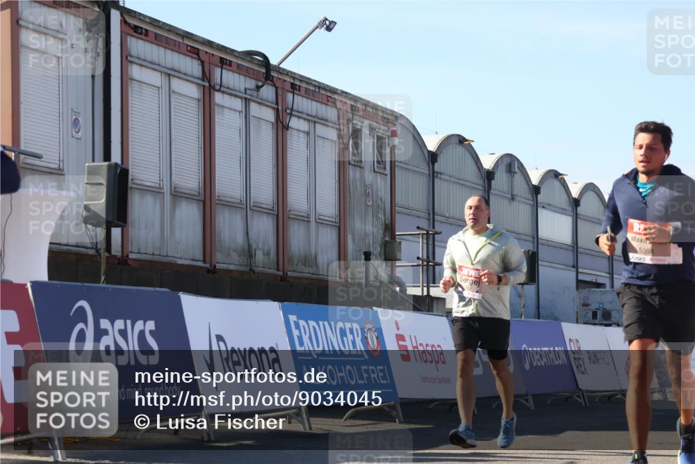 03.10.2025 - Köhlbrandbrückenlauf Luisa Fischer http://msf.ph/oto/9034045 03.10.2025 13:13:23 Ziel 4191, 4223, 4324, 4373, 4383, 4448, 4463, 4513, 4583, 4853, 5025, 5034, 5204, 5261, 5358, 5852, 6788, 6789, 6818 meine-sportfotos.de