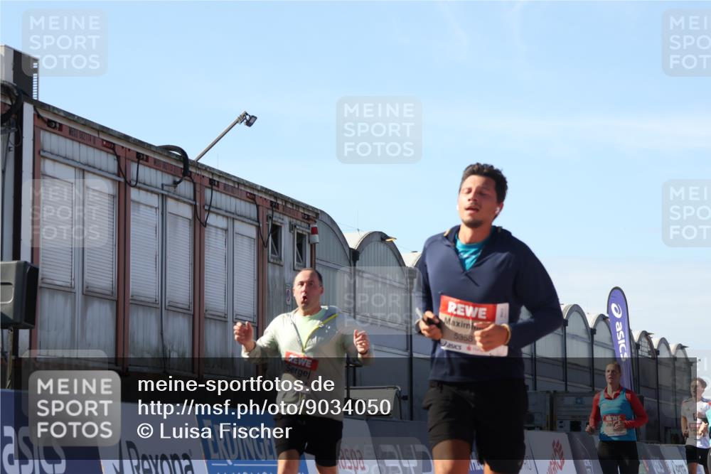 03.10.2025 - Köhlbrandbrückenlauf Luisa Fischer http://msf.ph/oto/9034050 03.10.2025 13:13:23 Ziel 4191, 4223, 4324, 4373, 4383, 4448, 4463, 4513, 4583, 4853, 5025, 5034, 5204, 5261, 5358, 5852, 6788, 6789, 6818 meine-sportfotos.de