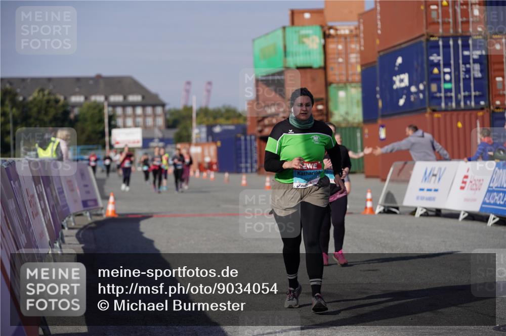 03.10.2025 - Köhlbrandbrückenlauf Michael Burmester http://msf.ph/oto/9034054 03.10.2025 10:42:50 Ziel 2226, 3131, 3283, 3623 meine-sportfotos.de