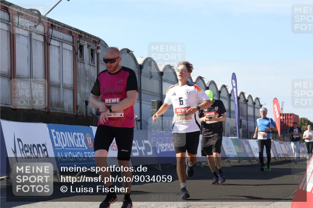 03.10.2025 - Köhlbrandbrückenlauf Luisa Fischer http://msf.ph/oto/9034059 03.10.2025 13:13:30 Ziel 4065, 4324, 4383, 4448, 4580, 4595, 4853, 5034, 5147, 5261, 5358, 6788, 6789 meine-sportfotos.de
