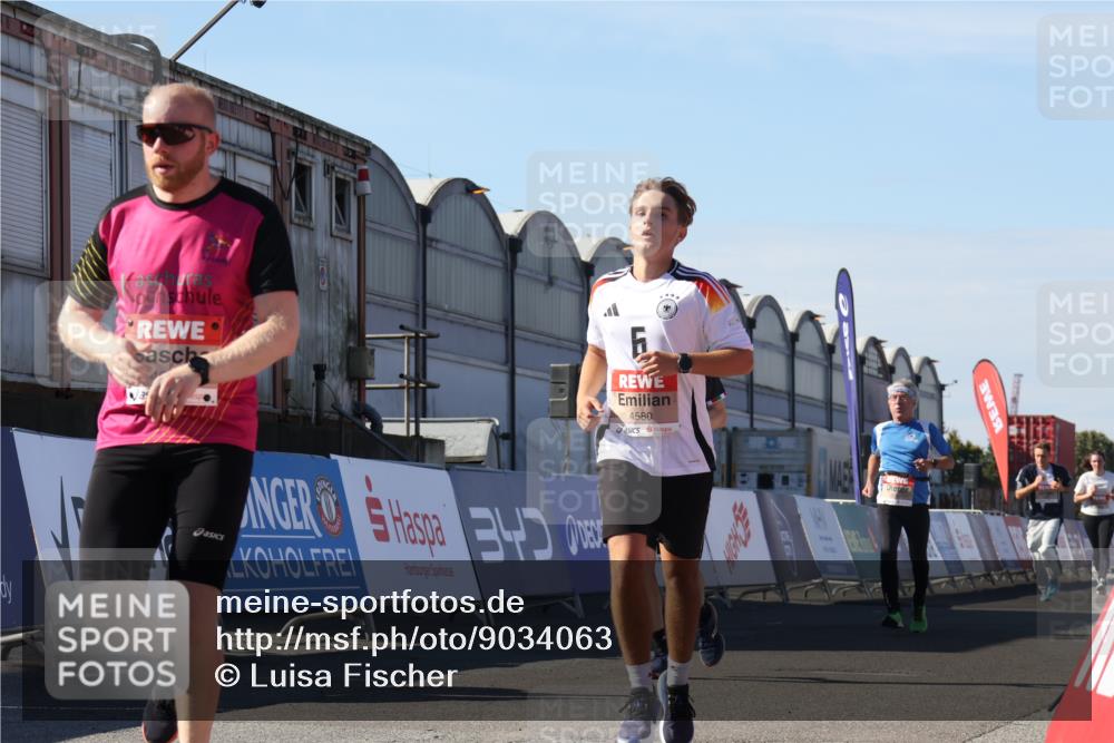 03.10.2025 - Köhlbrandbrückenlauf Luisa Fischer http://msf.ph/oto/9034063 03.10.2025 13:13:30 Ziel 4065, 4324, 4383, 4448, 4580, 4595, 4853, 5034, 5147, 5261, 5358, 6788, 6789 meine-sportfotos.de