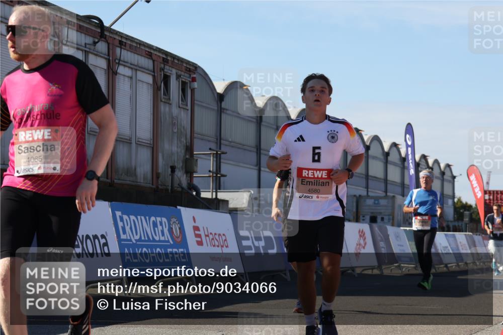 03.10.2025 - Köhlbrandbrückenlauf Luisa Fischer http://msf.ph/oto/9034066 03.10.2025 13:13:31 Ziel 4065, 4324, 4383, 4448, 4580, 4595, 4853, 5034, 5147, 5261, 5358 meine-sportfotos.de