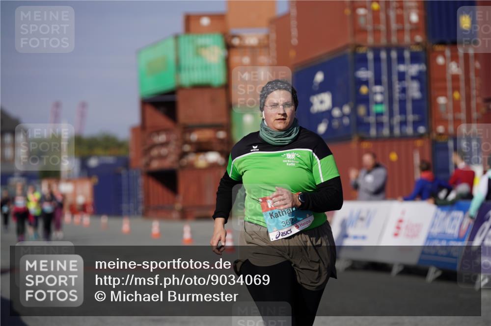 03.10.2025 - Köhlbrandbrückenlauf Michael Burmester http://msf.ph/oto/9034069 03.10.2025 10:42:51 Ziel 3131, 3283, 3623, 3649 meine-sportfotos.de