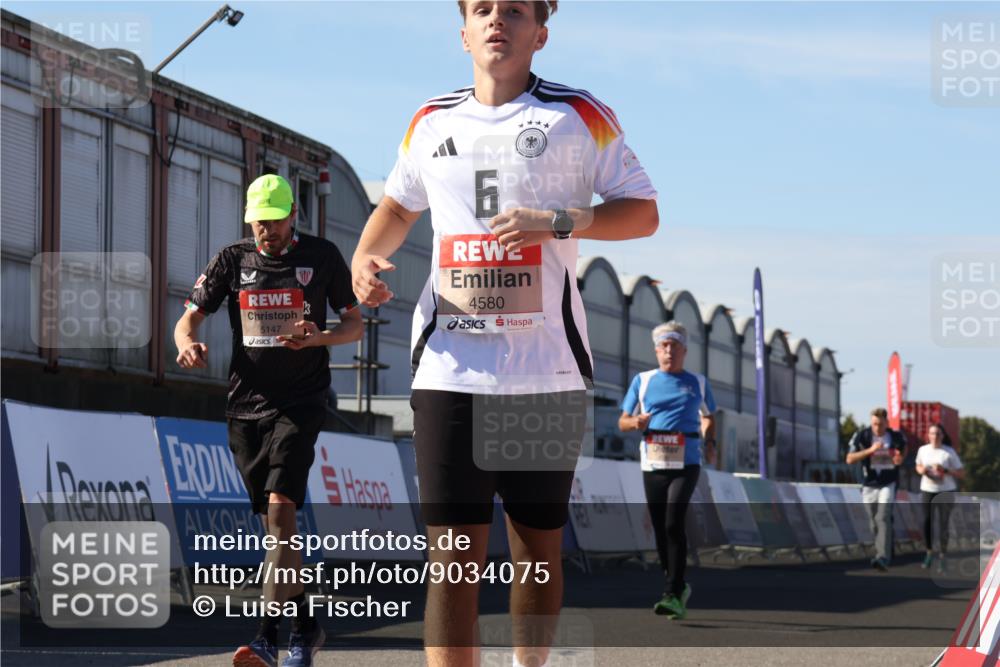 03.10.2025 - Köhlbrandbrückenlauf Luisa Fischer http://msf.ph/oto/9034075 03.10.2025 13:13:32 Ziel 4065, 4324, 4383, 4448, 4580, 4595, 5147, 5261, 5358 meine-sportfotos.de