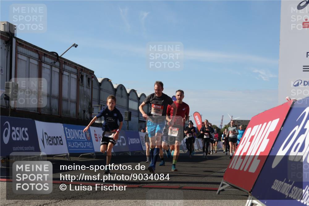 03.10.2025 - Köhlbrandbrückenlauf Luisa Fischer http://msf.ph/oto/9034084 03.10.2025 13:13:44 Ziel 4348, 4461, 4595, 4642, 5802, 5884, 5886, 5908, 6116, 6363, 6366, 6488 meine-sportfotos.de