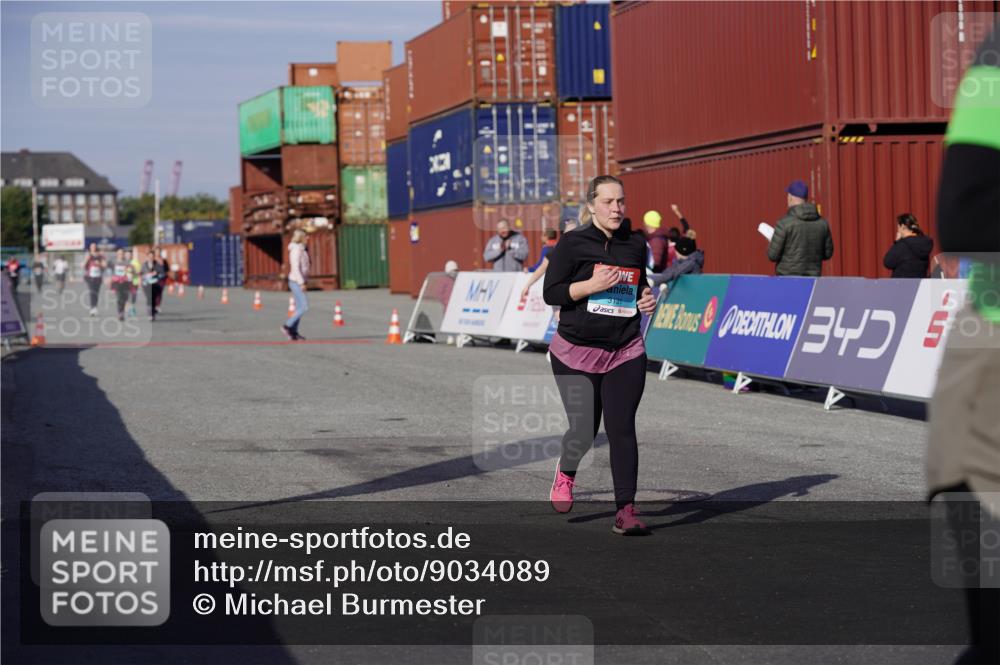 03.10.2025 - Köhlbrandbrückenlauf Michael Burmester http://msf.ph/oto/9034089 03.10.2025 10:42:54 Ziel 3131, 3623, 3649 meine-sportfotos.de