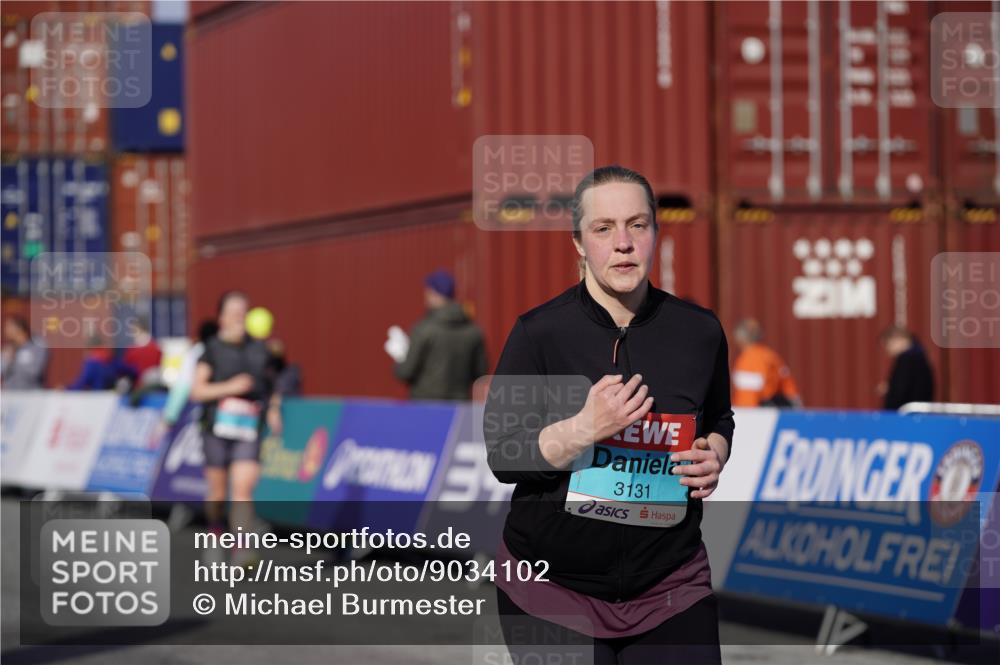 03.10.2025 - Köhlbrandbrückenlauf Michael Burmester http://msf.ph/oto/9034102 03.10.2025 10:42:56 Ziel 3131, 3649 meine-sportfotos.de