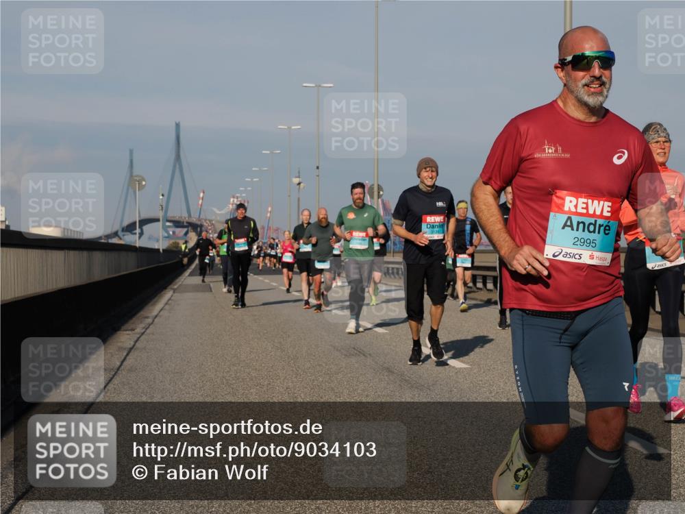 03.10.2025 - Köhlbrandbrückenlauf Fabian Wolf http://msf.ph/oto/9034103 03.10.2025 09:48:16 Position 3 3139, 2995 meine-sportfotos.de