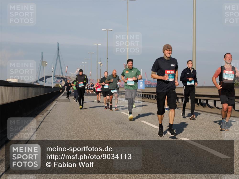 03.10.2025 - Köhlbrandbrückenlauf Fabian Wolf http://msf.ph/oto/9034113 03.10.2025 09:48:17 Position 3 3, 3139, 1274 meine-sportfotos.de