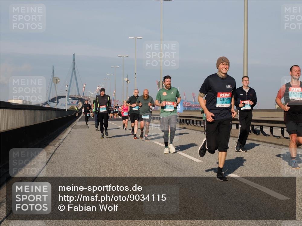 03.10.2025 - Köhlbrandbrückenlauf Fabian Wolf http://msf.ph/oto/9034115 03.10.2025 09:48:17 Position 3 3139, 1105, 1274 meine-sportfotos.de