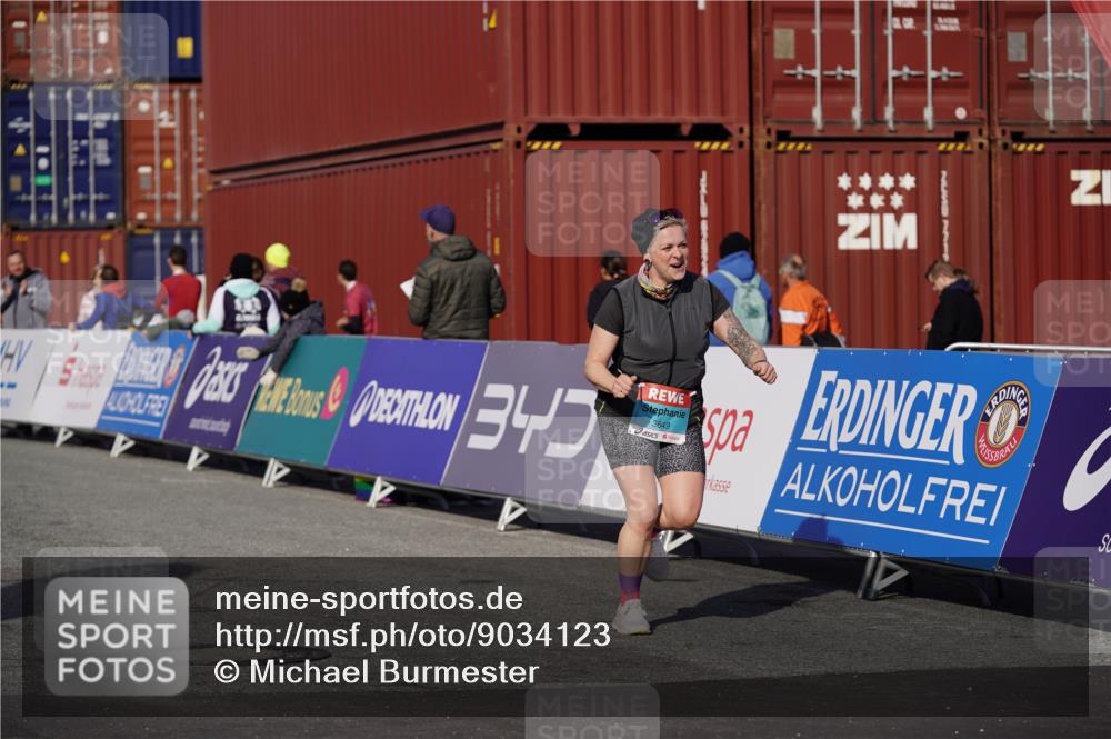 03.10.2025 - Köhlbrandbrückenlauf Michael Burmester http://msf.ph/oto/9034123 03.10.2025 10:42:58 Ziel 3649 meine-sportfotos.de