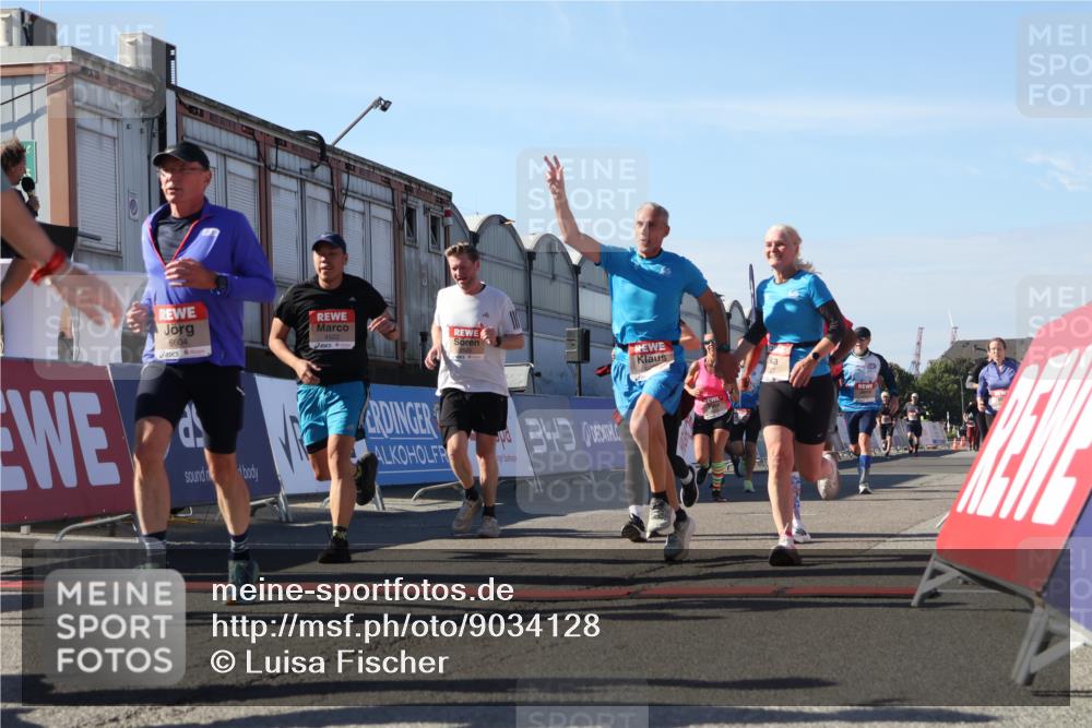 03.10.2025 - Köhlbrandbrückenlauf Luisa Fischer http://msf.ph/oto/9034128 03.10.2025 13:13:51 Ziel 4188, 4306, 4348, 4522, 4612, 4642, 4868, 5078, 5640, 5700, 5802, 5884, 5886, 6116, 6125, 6227, 6228, 6363, 6366, 6487, 6488, 6604 meine-sportfotos.de