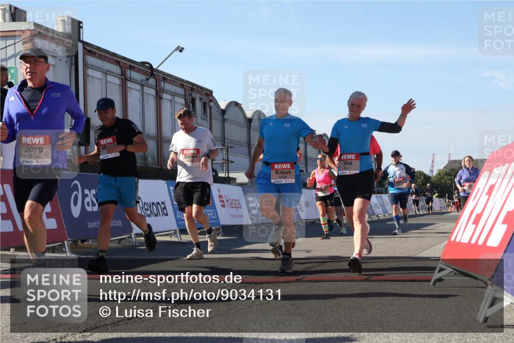 03.10.2025 - Köhlbrandbrückenlauf Luisa Fischer http://msf.ph/oto/9034131 03.10.2025 13:13:51 Ziel 4188, 4306, 4348, 4522, 4612, 4642, 4868, 5078, 5640, 5700, 5802, 5884, 5886, 6116, 6125, 6227, 6228, 6363, 6366, 6487, 6488, 6604 meine-sportfotos.de