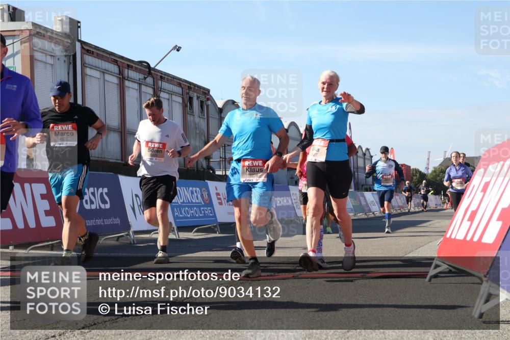 03.10.2025 - Köhlbrandbrückenlauf Luisa Fischer http://msf.ph/oto/9034132 03.10.2025 13:13:52 Ziel 4188, 4306, 4348, 4522, 4612, 4642, 4868, 5078, 5640, 5700, 5802, 5884, 5886, 6116, 6125, 6227, 6228, 6363, 6366, 6487, 6488, 6604, 6766 meine-sportfotos.de